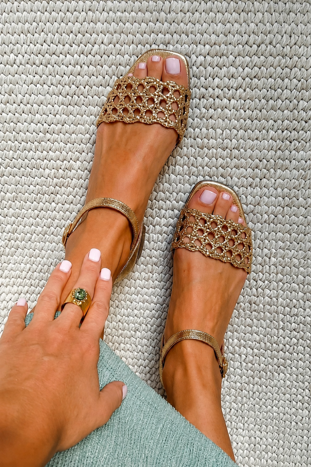 Ginevra | Sandalias Doradas Caladas