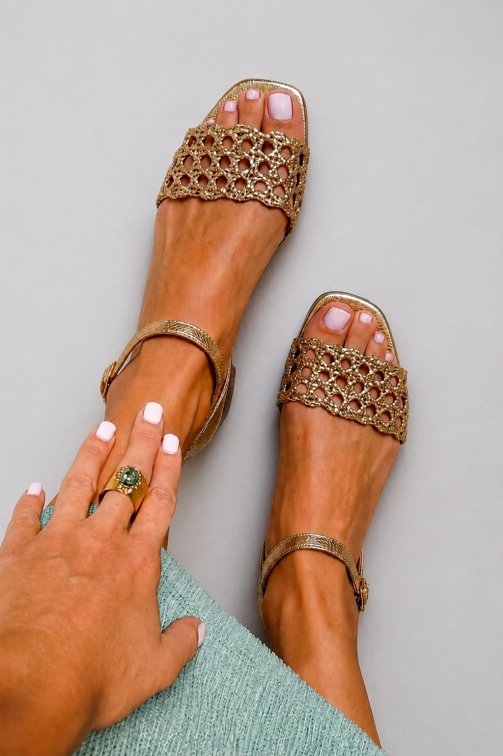 Ginevra | Sandalias Doradas Caladas